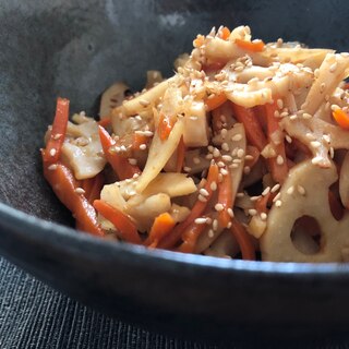 麺つゆだけ！簡単美味しい＊れんこんと人参のきんぴら